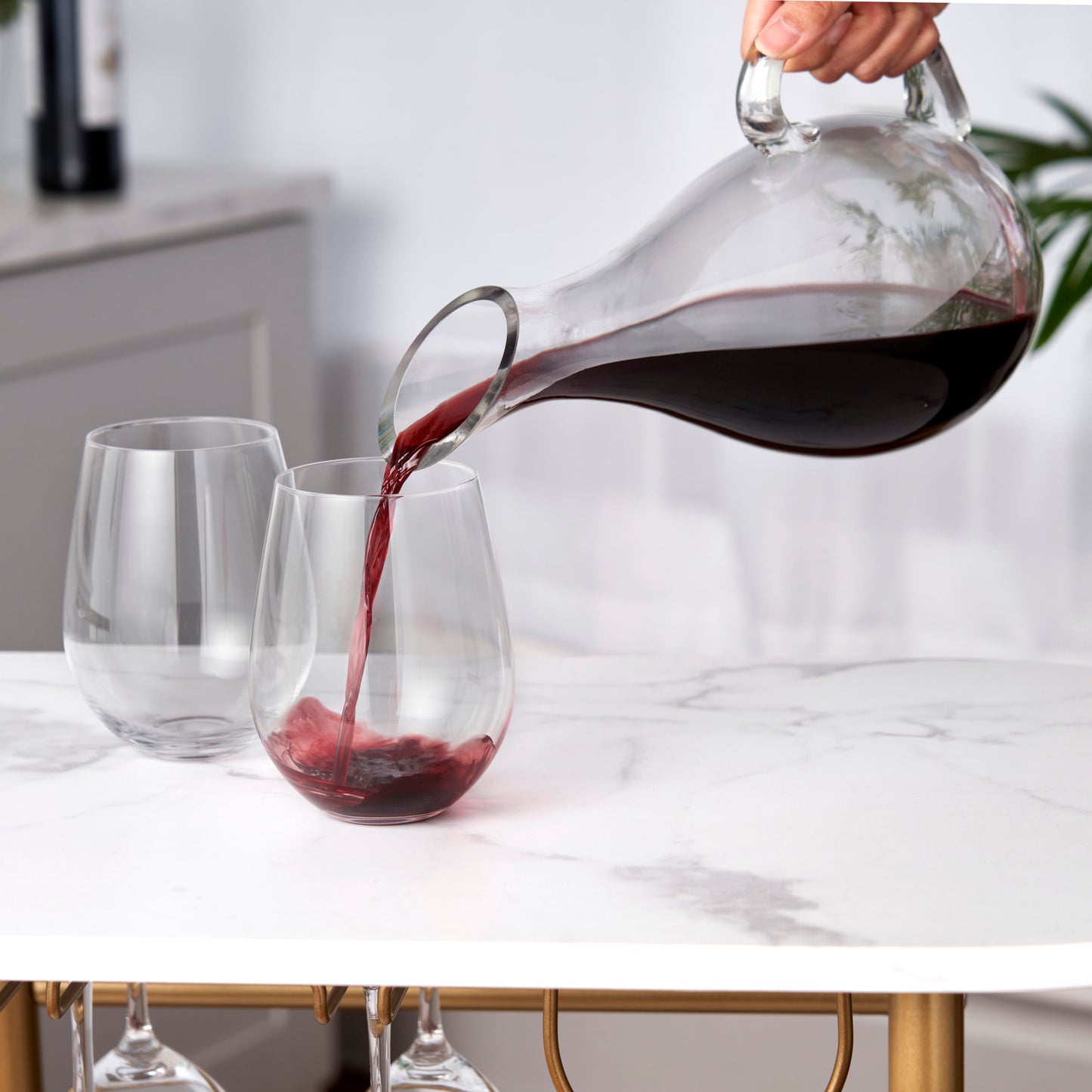 Professional Wine Decanter - Hand-Blown Glass Aerator with Handle