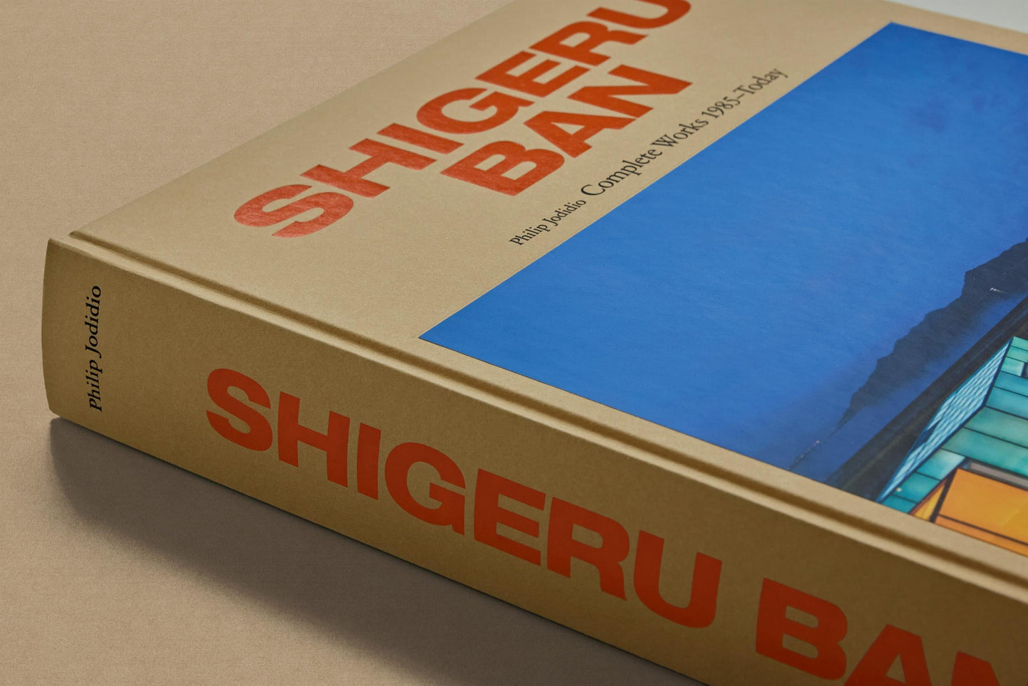 Shigeru Ban Complete Works 1985-Today (Multilingual Edition) | Barsonist