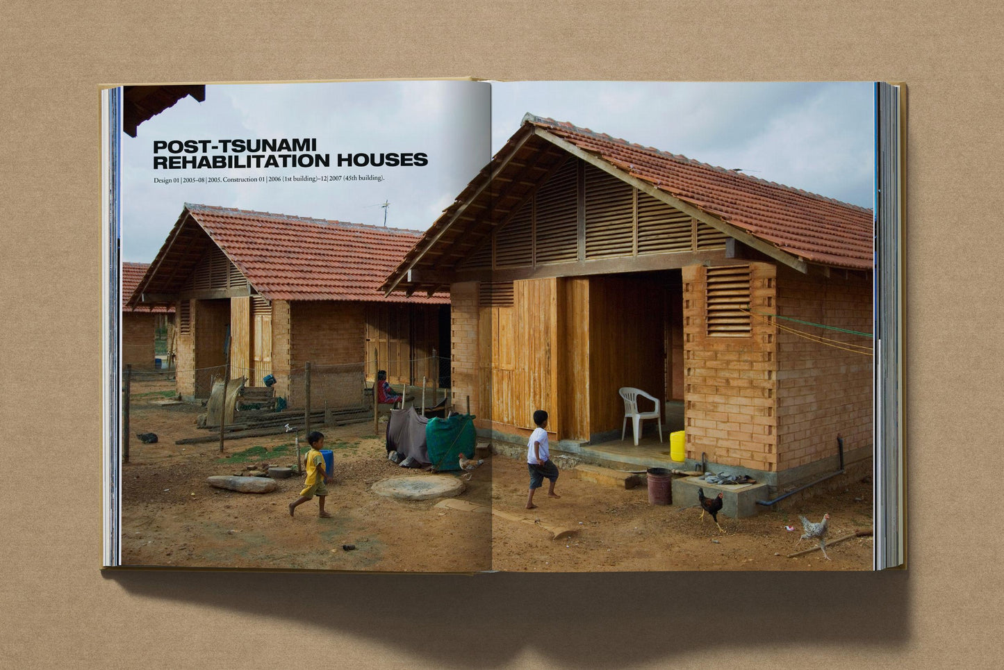 Shigeru Ban Complete Works 1985-Today (Multilingual Edition) | Barsonist