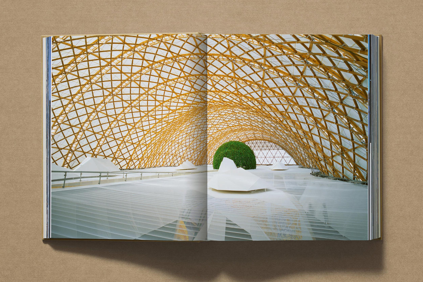 Shigeru Ban Complete Works 1985-Today (Multilingual Edition) | Barsonist