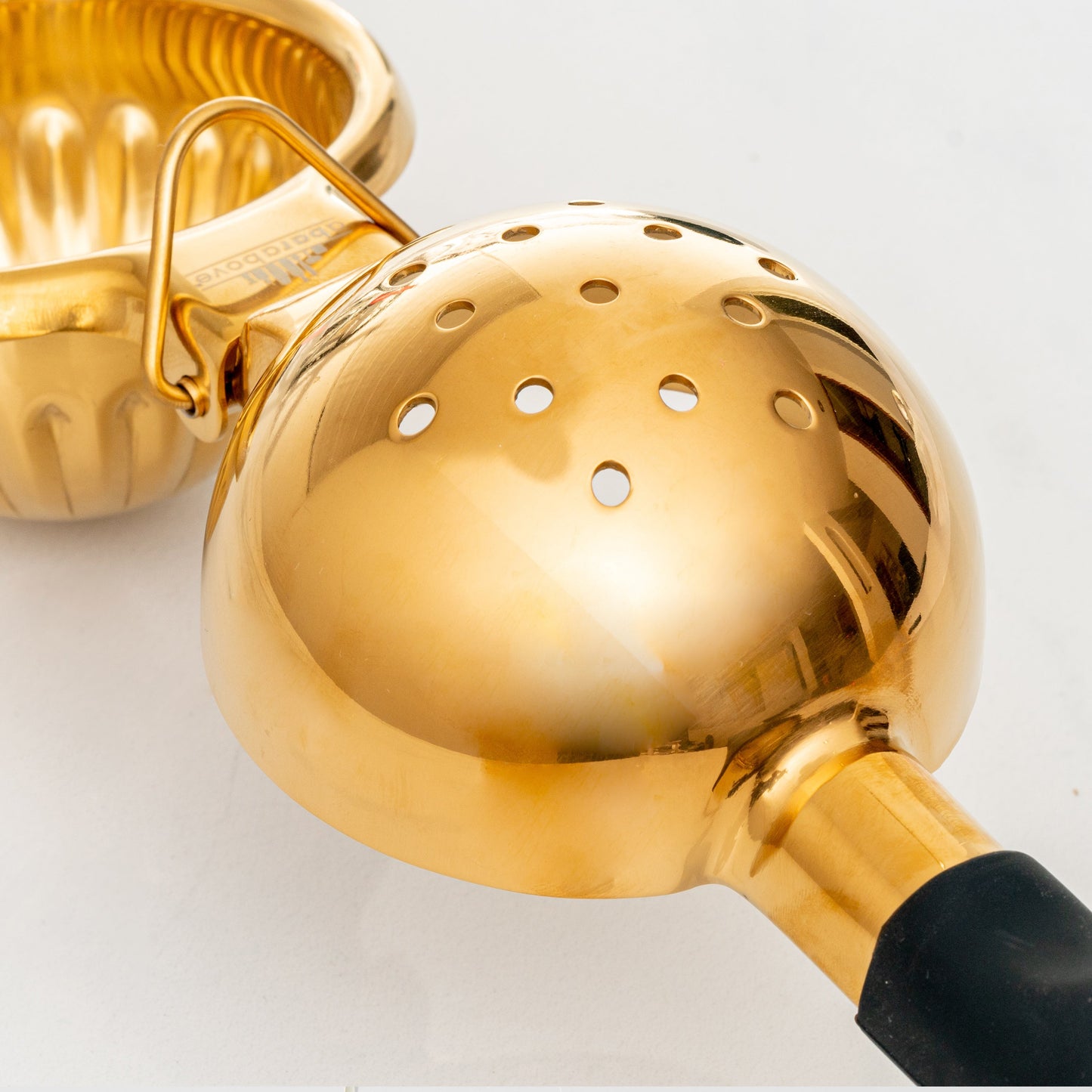 Professional Gold Citrus Juicer - Large-Bowl Stainless Steel Hand Press for Cocktails, Oranges & Grapefruit