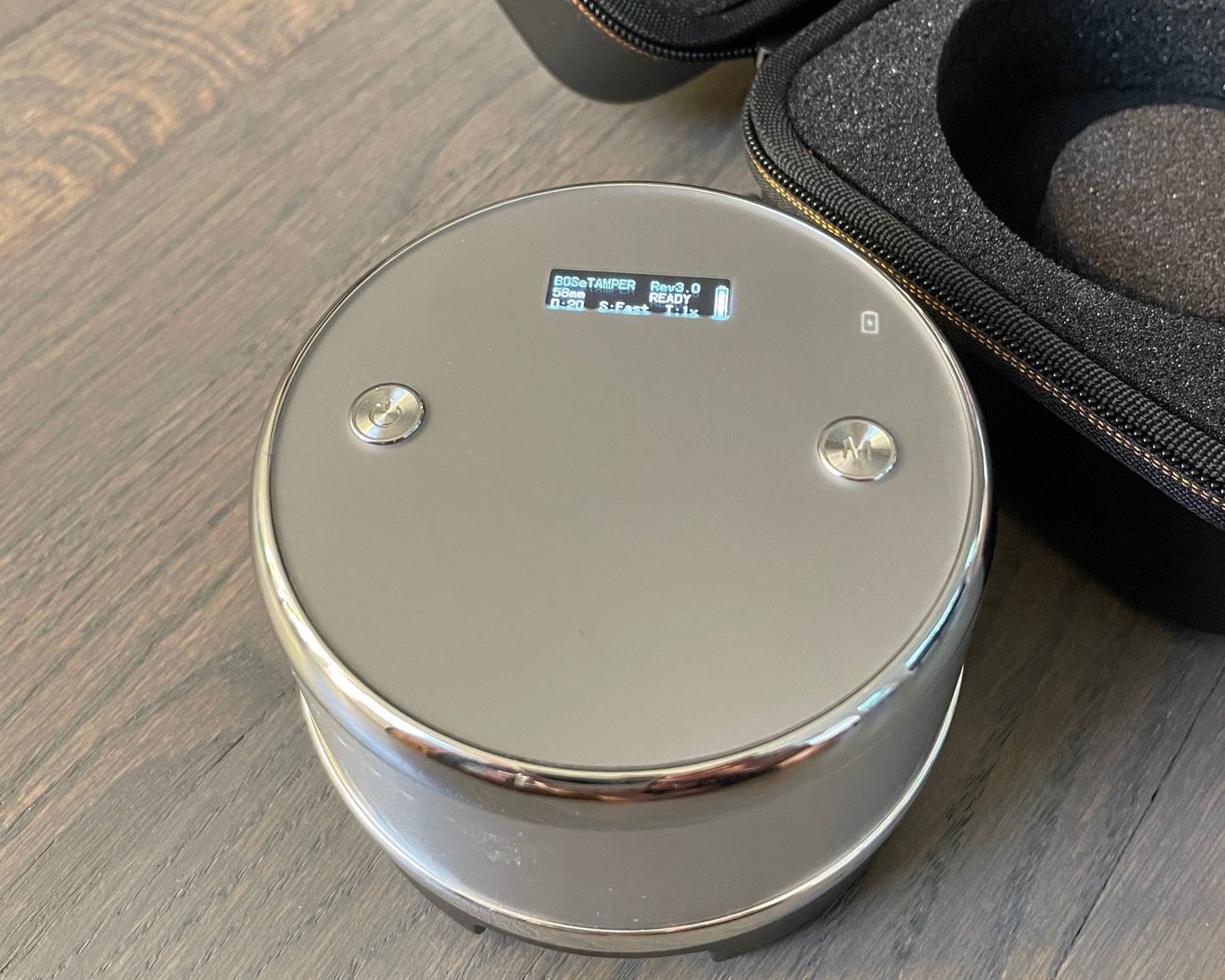 BOSeTamper 58.5mm Pro Espresso Tamper with Wireless Charger and Travel Case | Barsonist